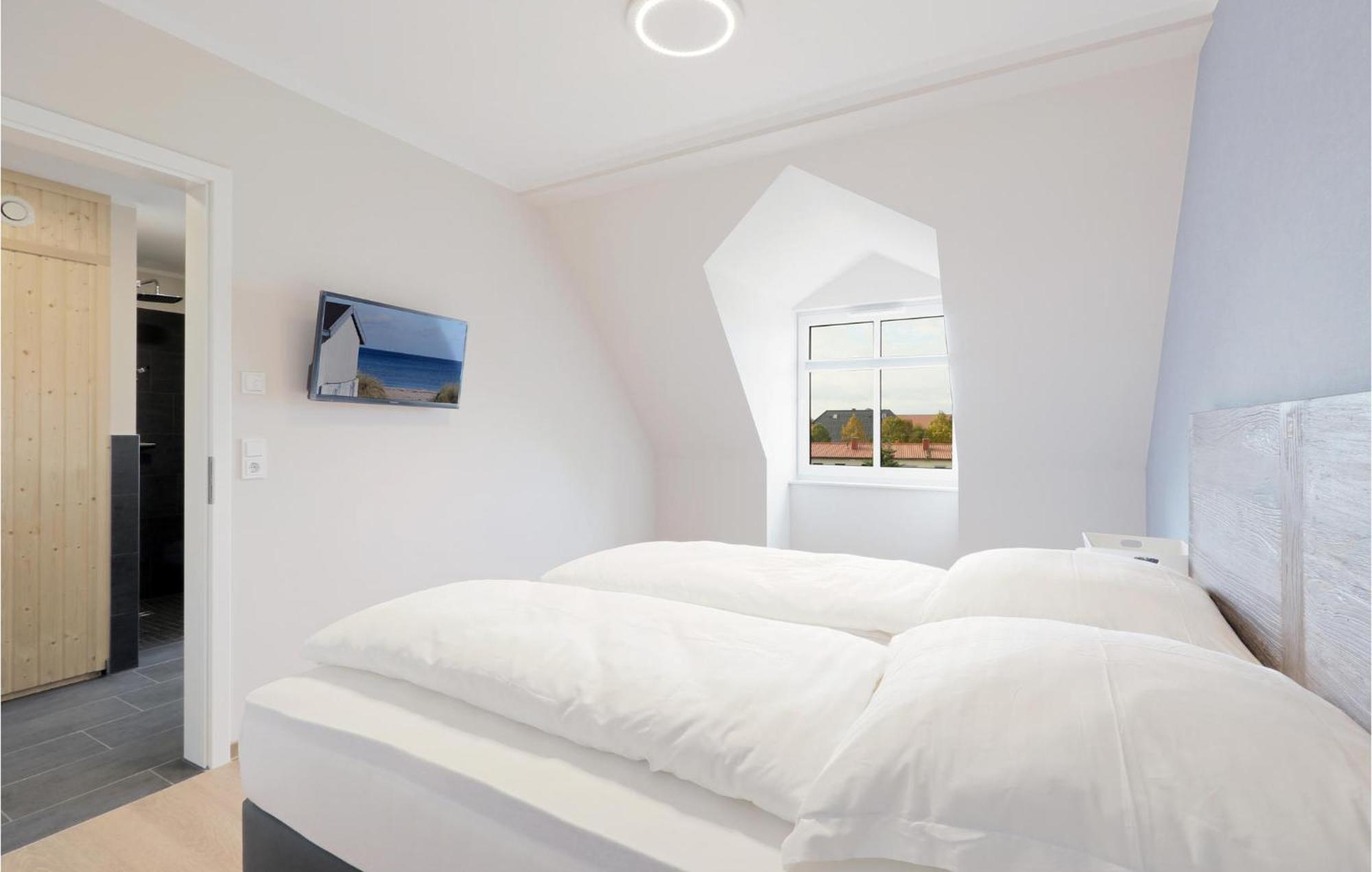 Amazing apartment in Ostseebad Boltenhagen with 1 Bedrooms, Sauna&WiFi Buitenkant foto