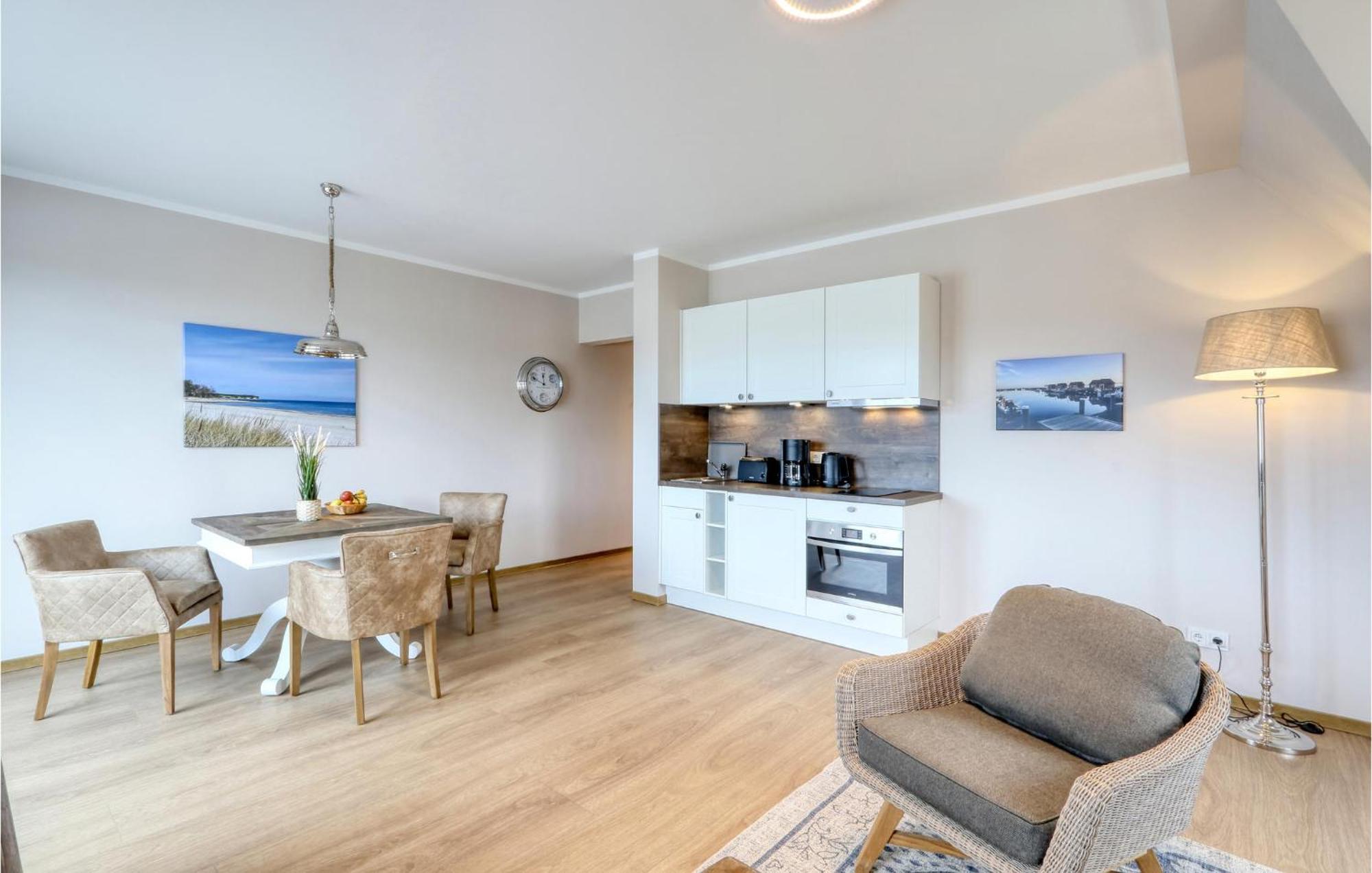 Amazing apartment in Ostseebad Boltenhagen with 1 Bedrooms, Sauna&WiFi Buitenkant foto