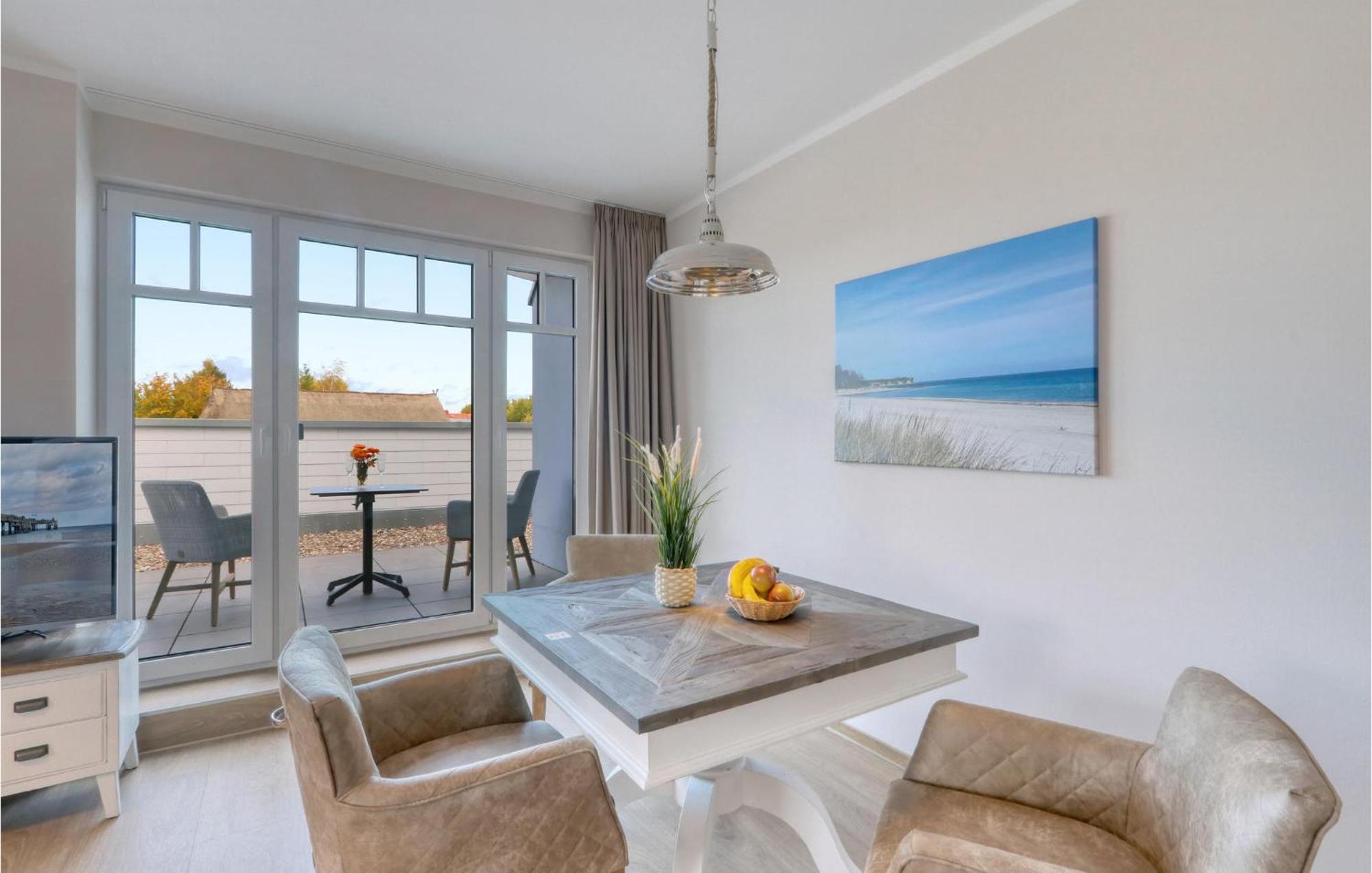 Amazing apartment in Ostseebad Boltenhagen with 1 Bedrooms, Sauna&WiFi Buitenkant foto